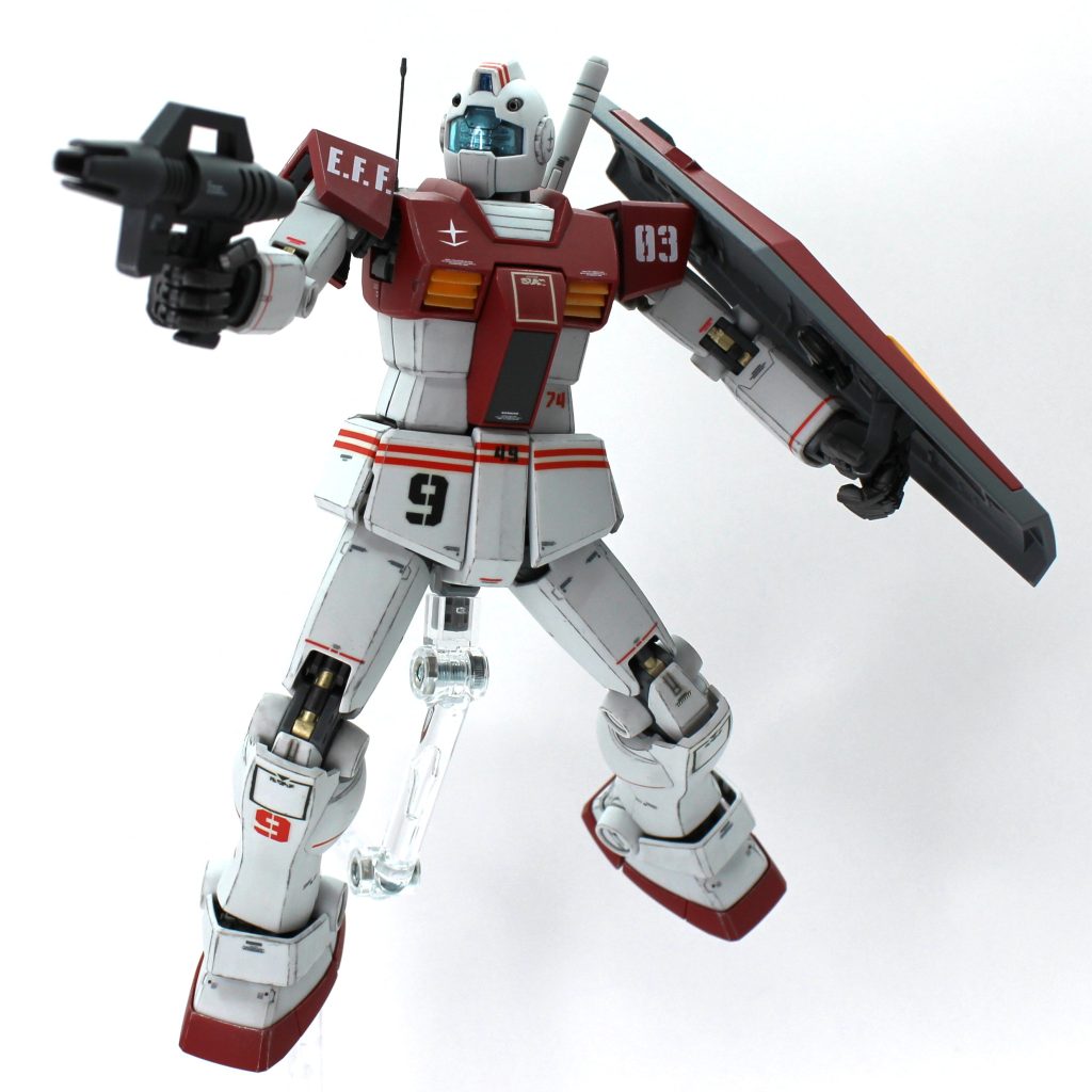 内部メカは見える部分＆圧入等で負荷が掛かっていない部分のみ塗装して情報量を増やしました。塗装前に擦れる部位はクリアランスを取ったつもりでしたが目測が甘く、一部可動すると塗膜が削れてしまいました。関節部の塗装はいまだに慣れません。