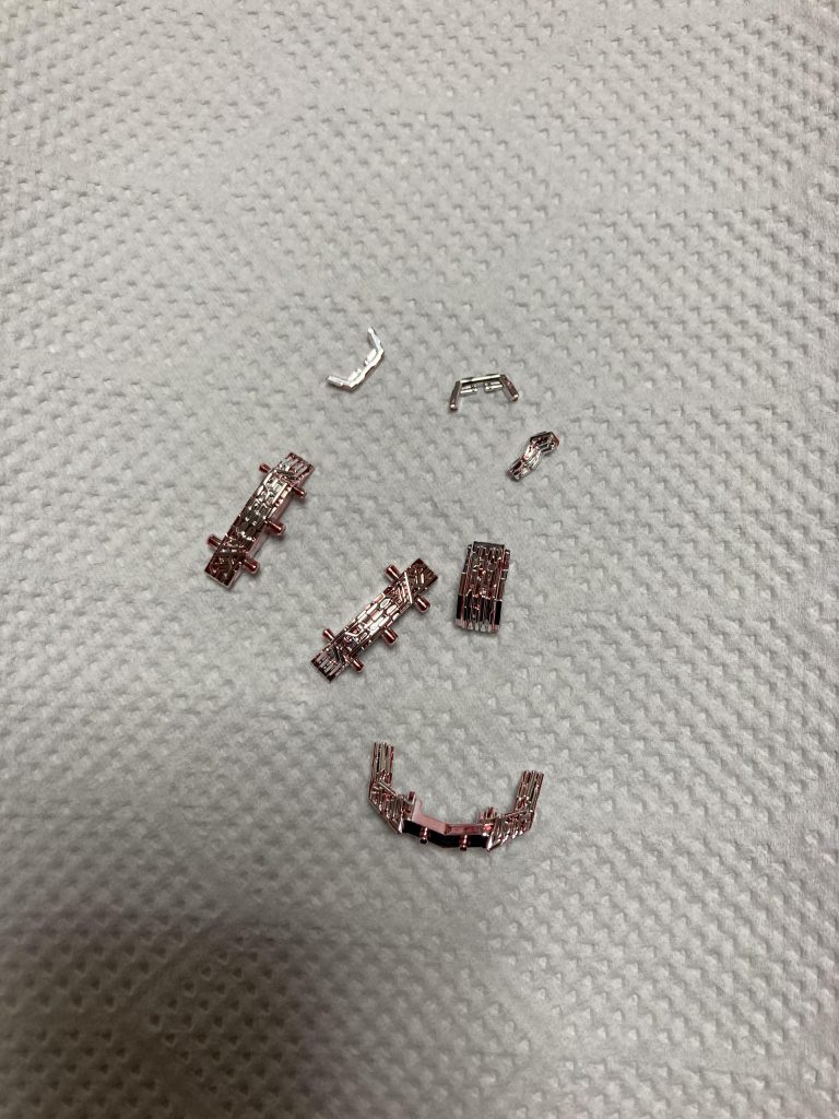 クリアレッドを剥がして