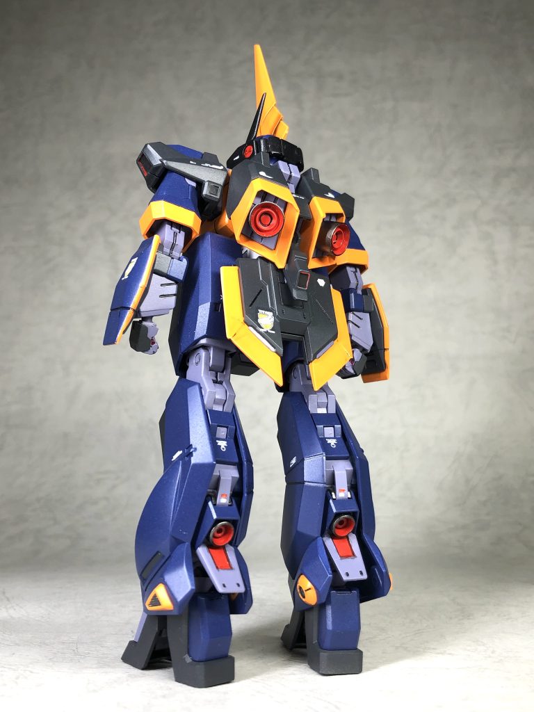 後ろ姿スジ彫りも一切追加してません。細かい塗分けに集中