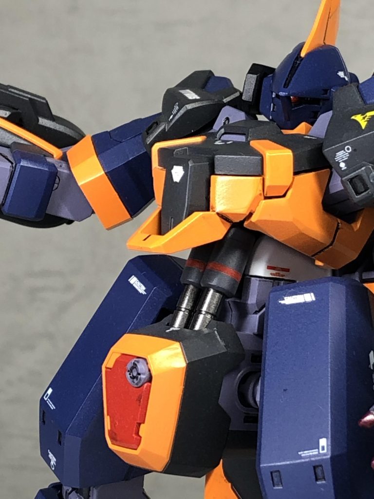 ほとんど見えないけどシリンダー塗り分けてます