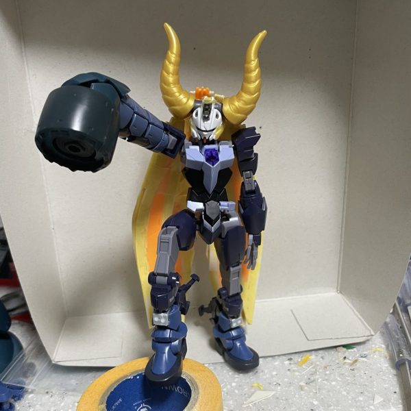 少しずつ形になってきました。あとはスカート周りをイメージに近づけていくのと袖の中にギミックを仕込みたいです。しかし袖の中は頭の悩みどころで思うようなギミックを仕込むスペースが限られてます。もともと袖はhgucズゴックの腕の予定でしたが運良くRGズゴックのジャンクが手に入りました。こちらの方がより角ガキっぽさを再現できていると思います。 