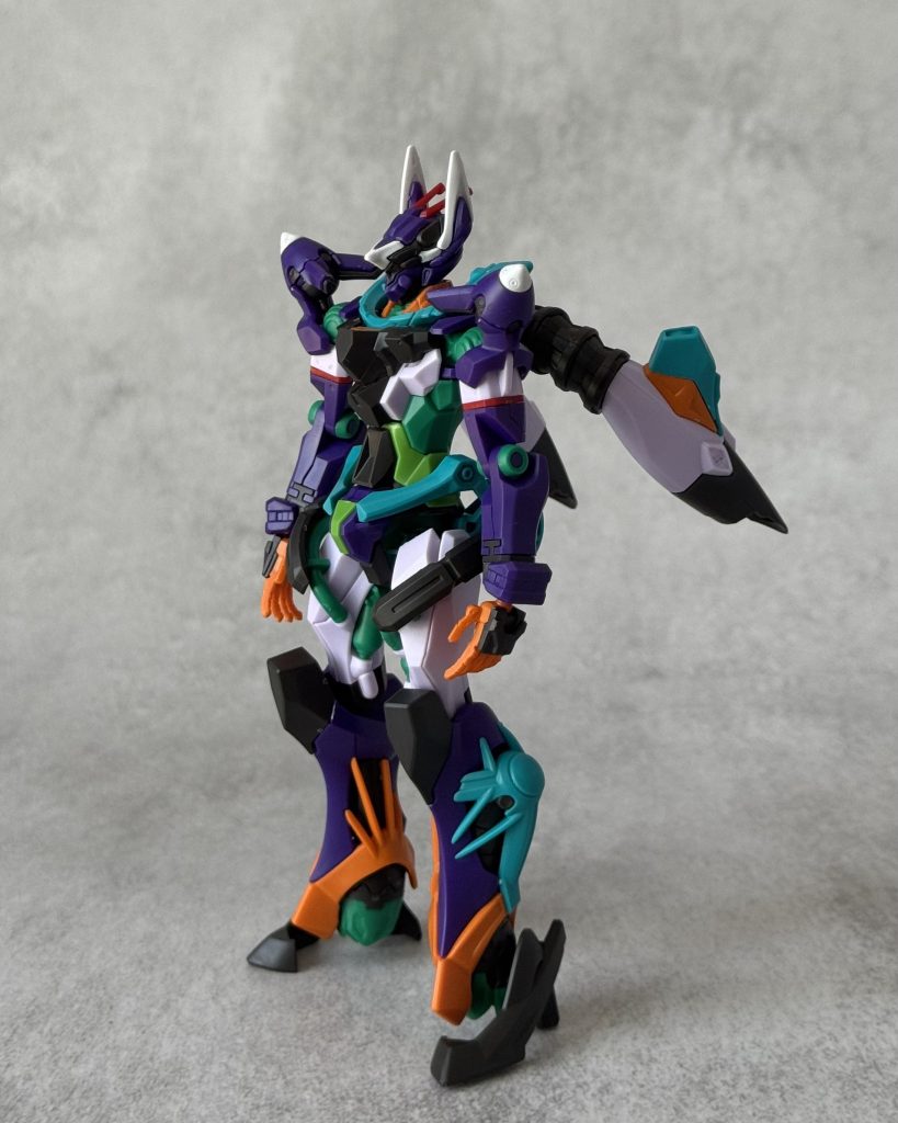 beforeは紫が濃い目ですね。質感も相まっておもちゃ感があります。でもこれはこれで良き◎