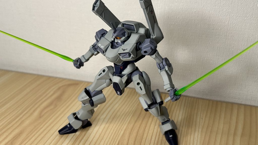 格闘戦が苦手そうなのにサーベルを構えることでまた良さが滲み出る。