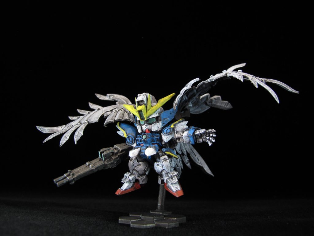 細かな塗り分けは難しいと思い、黒立ち上げからのドライブラシをかける感じで、ラフに仕上げました。