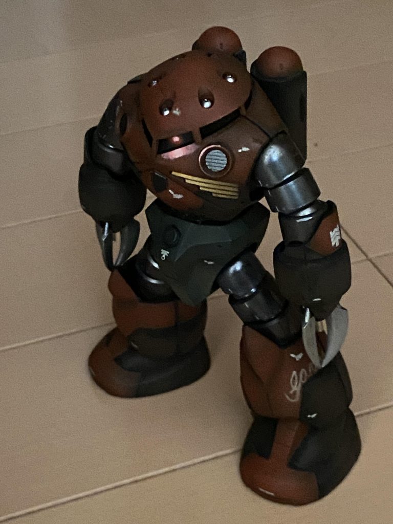 塗装による発光表現をモノアイと周辺部の装甲に施してみました✨これはまだ改良の余地があります🖌️