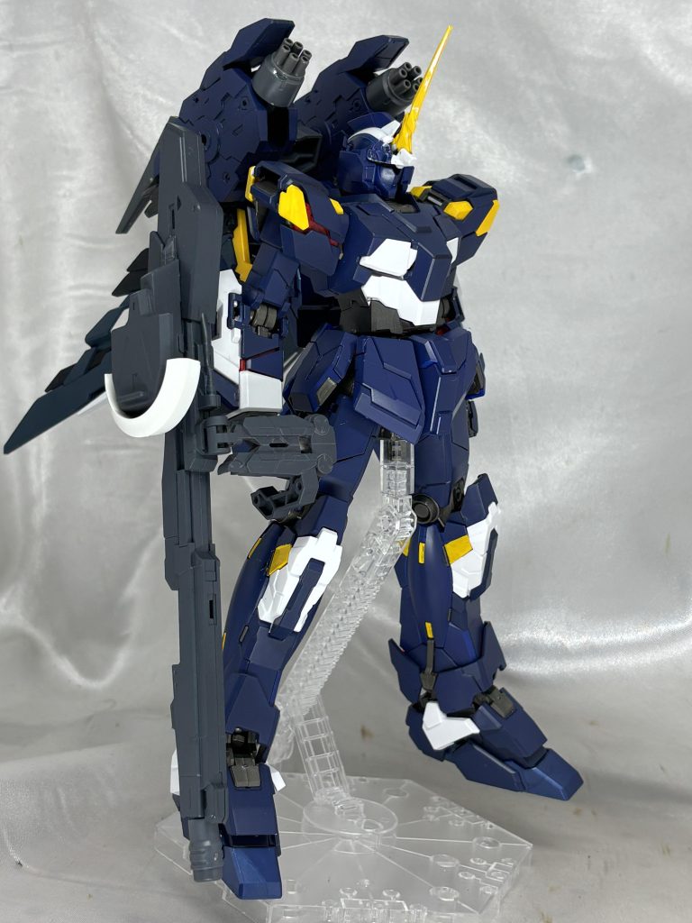 全く同じ状況同じ湿度、同時に塗装したはずなのに頭のひさしの部分だけテッカテカになるのなんでなん?