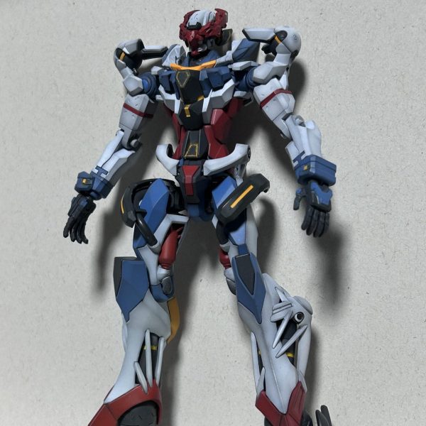 細かい塗り分けとシール貼りだけになりました。それにしても細かい。MG作るほうが楽ですよ。次はMG作ろ。とりあえずやりきります。あと1週間はかかりそうです。（1枚目）