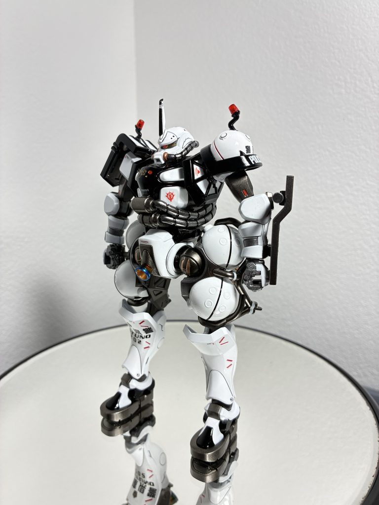 軍警ザクのHGです。