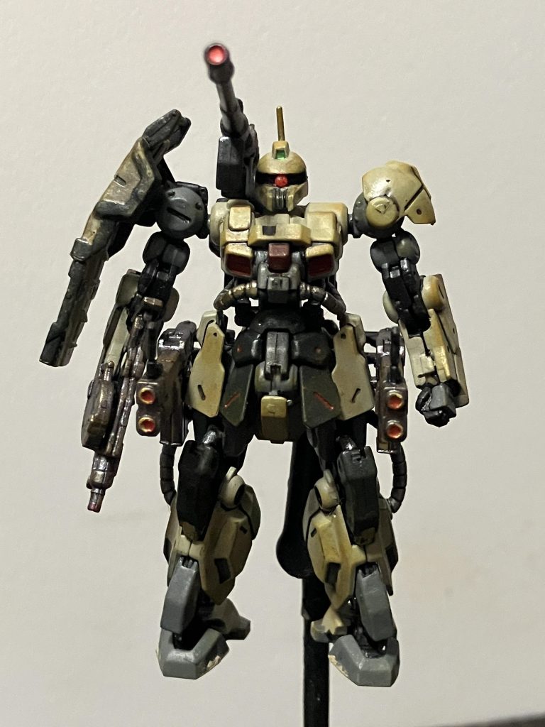 平筆ちょこちょこ、ほとんど面相筆。あとモノアイは、Hアイズ