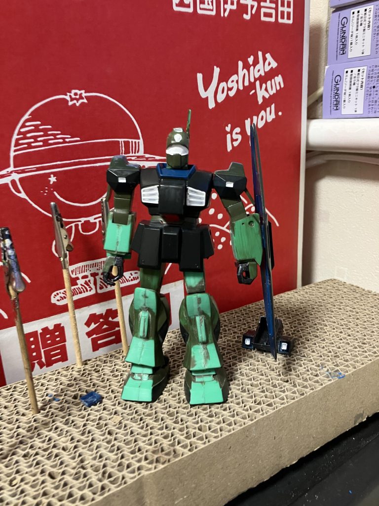 合わせ目消し(後ハメ加工みたいな軟弱な事はしない。)ごめんなさい。出来ません。ここでカッコ良くなるイメージが湧かず、心が折れそうになる。