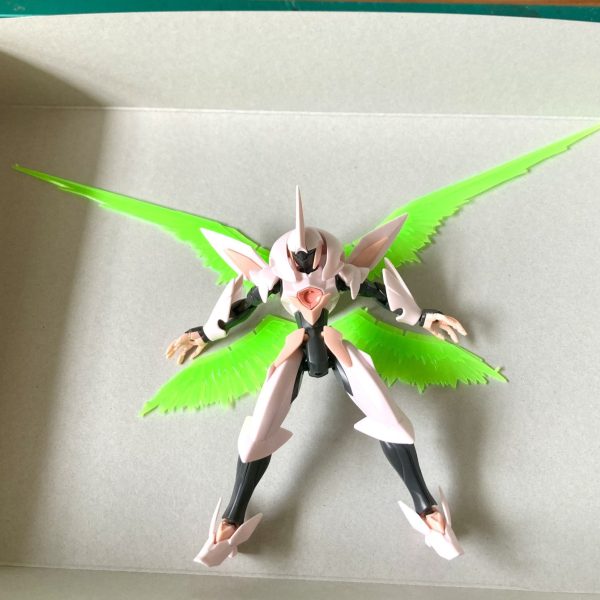 なんかMSっぽくないロボを作りたくて、変わった形のモビルスーツを検索したら面白いのがヒット👀 改造しまくって、天使やバルキリープロファイルみたいなイメージで仕上げたい✨翼は買うとキット買えちゃう値段なので💦過去のキットを漁ったら、ダリルバルデの武器が翼っぽい！これを流用していく予定です🙌（1枚目）