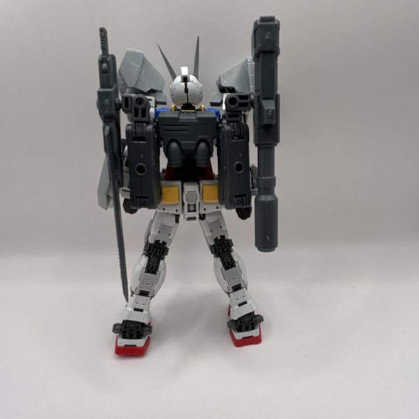 RGガンダム ver2.0をプラバンやらミキシングをして作成中　ちまちまやってるので、完成はかなり先になりそう😅（3枚目）