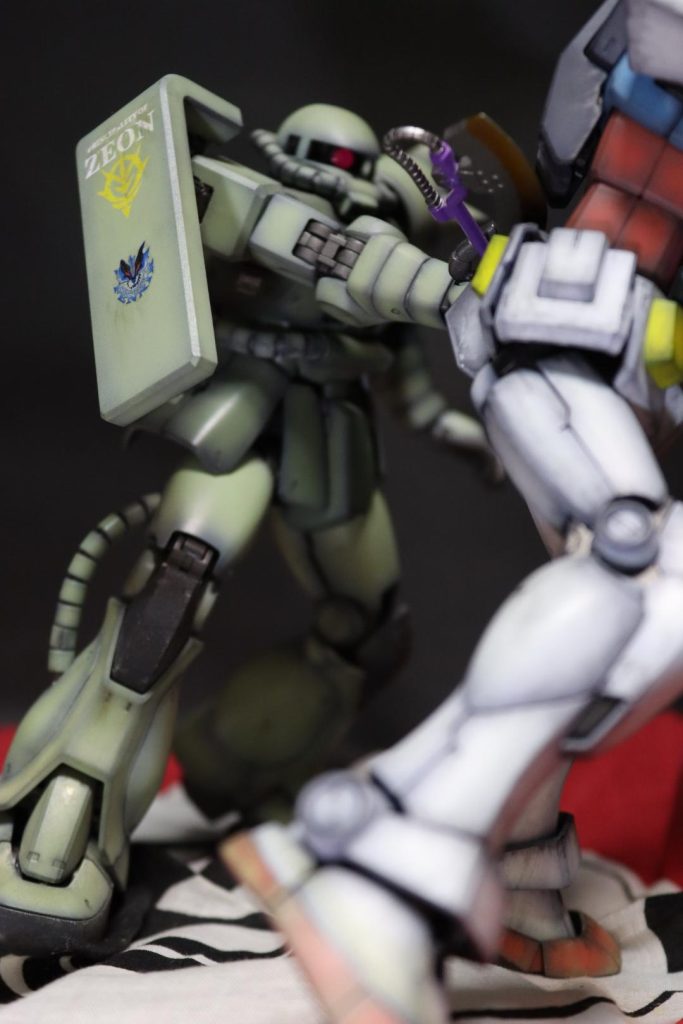 ガンダムを後ろから倒しておしまい！ザクで結構奮闘してるんだがみんなやられちゃうんだよなー最後まで閲覧ありがとうございました。