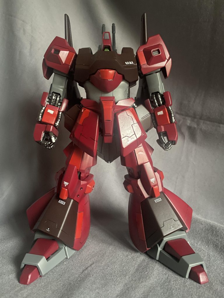 20年前のキットのわりには出来のよいキットではありますが、せっかく作り直すので、首をひっこめたり、靴のデザインを変えたり、いろいろやってみました。