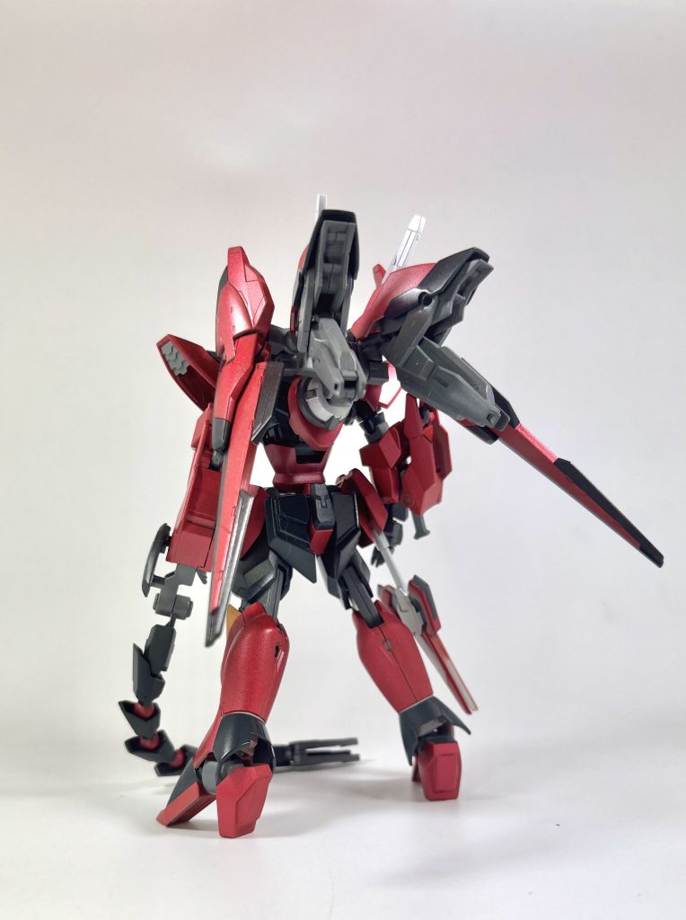 ミキシング以外では武器のスクラッチや可動の補助としてボールジョイントを両腕、腰、腹部に入れてます。