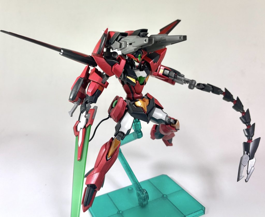 GNバスターキャノンは変形できない分前面に展開できるように