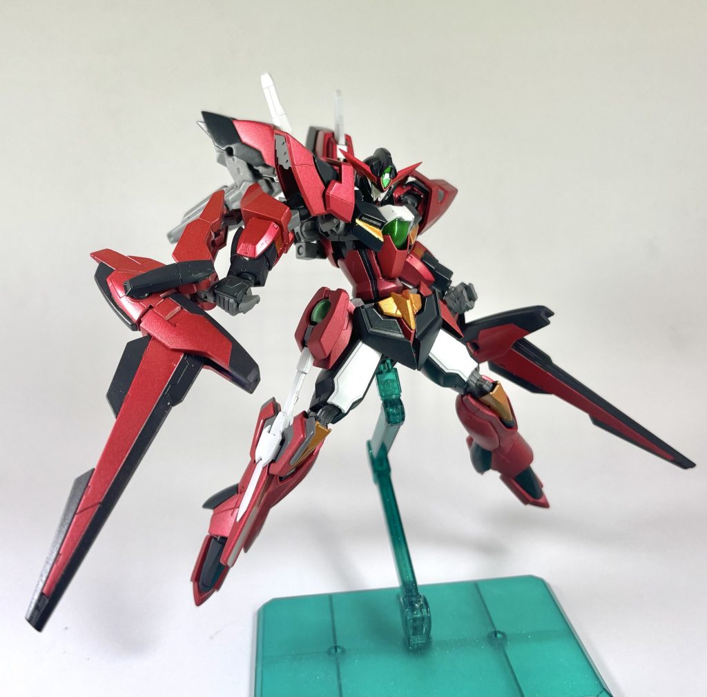 1.5ガンダムのバインダーは肘のアームと接続する事でブレードとして使用できるギミックメタルビルドのバインダーを手持ちのライフルとして使えるギミックを参考にしてます。