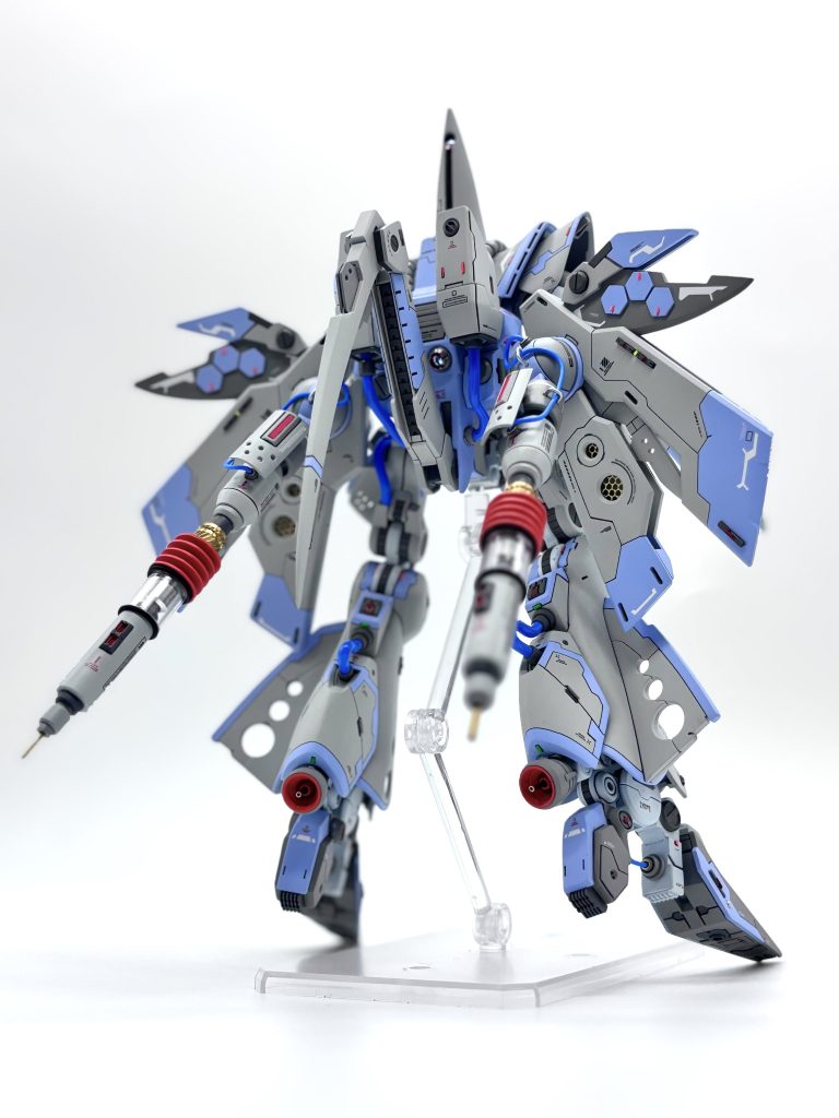 背部は自作プロペラントタンクを背負わせてみました。