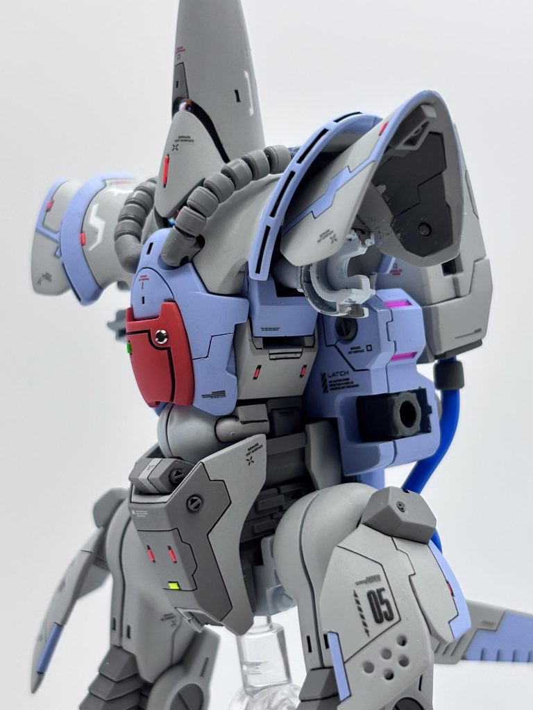 アバラのジャバラだった部分は削り込んで、ジャンクパーツとプラ板パーツに置き換え