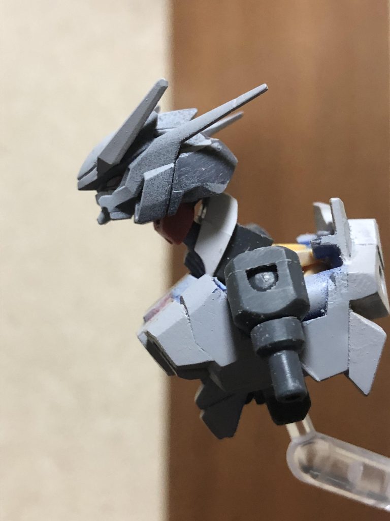 構成パーツは変わっていますが首はこのような構造になっております!!!!おかげで顔を突き出したポーズを取らせたり肩を避けて顔を見えるようにしたりとハッタリを効かせられます!!!