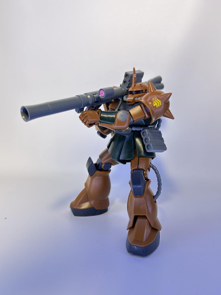 ガルマ専用ザクは映像化されているのかわかりませんが、前線で戦ったのですかね？でもかっこいいから良き