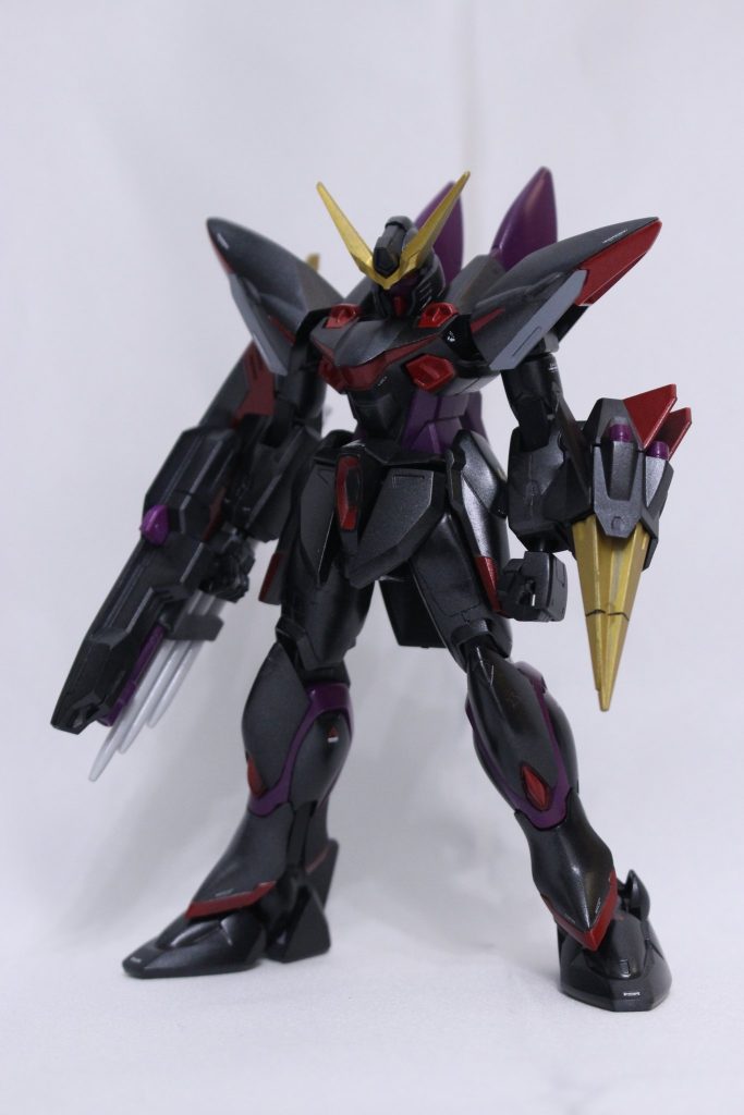 まず立ち姿、昔から憧れのS字立ちを目指してみました。わかりにくいかもしれませんが、下の比較画像だと変わったのがよくわかりますよ。