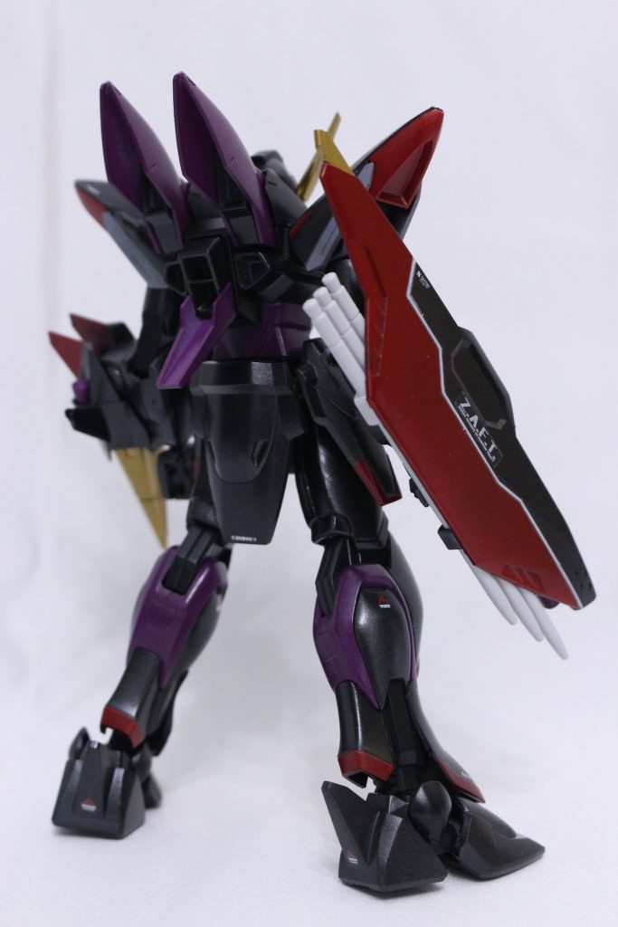 バックショット白デカールを軽く入れて引き締めてます。ZAFTマークは付属のシール、少し白くなってしまうけど貼りたかったので！