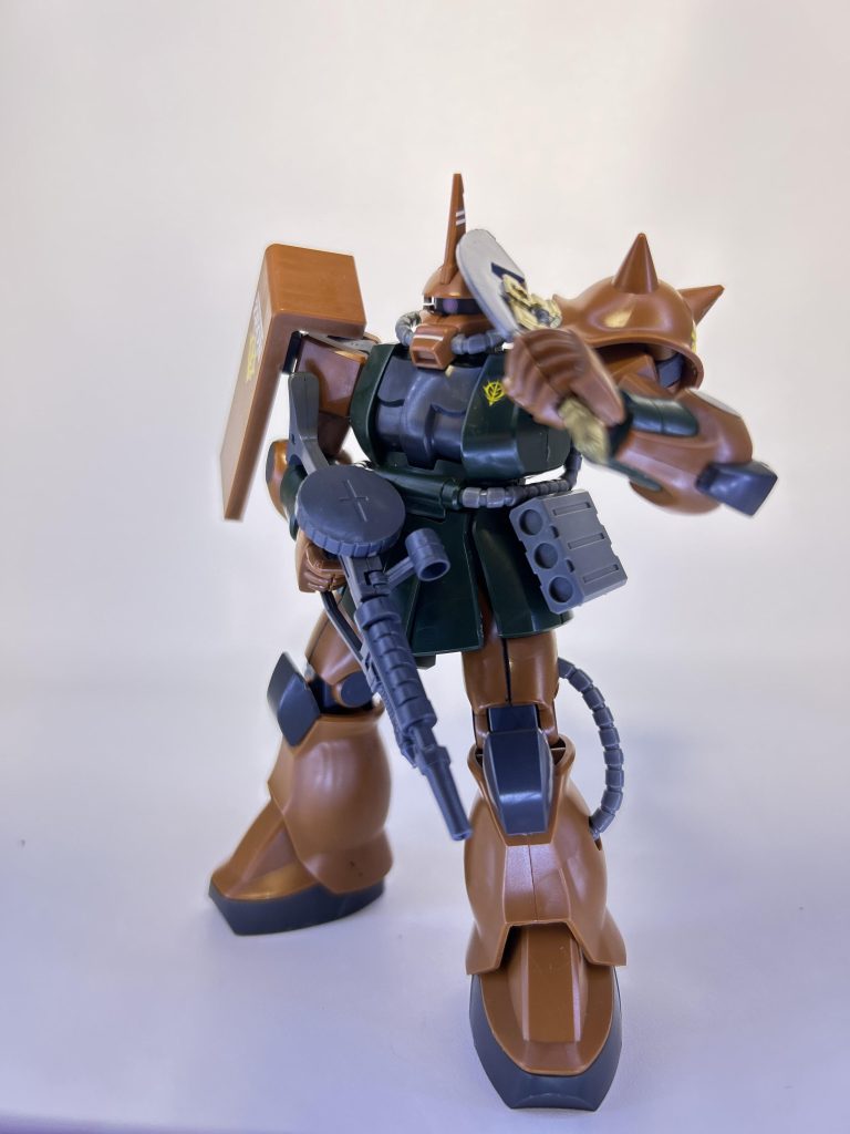 ポージングは下手ですね…