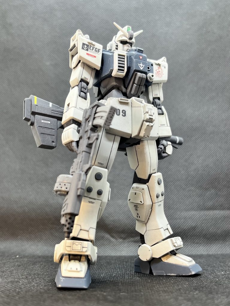 背中の重いコンテナをおろして、軽装で高機動に。白兵戦はこのスタイルで。マシンガンはグレネードランチャー付きに変えました。