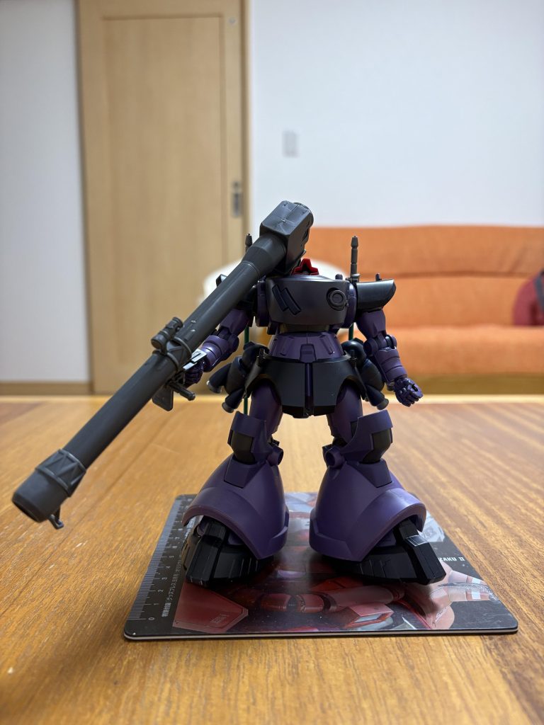 出遅れた、無理かなと思いつつ売り場へ、すれ違う方は大きいドムの箱の上に店制限の3個になるように罪プラ！