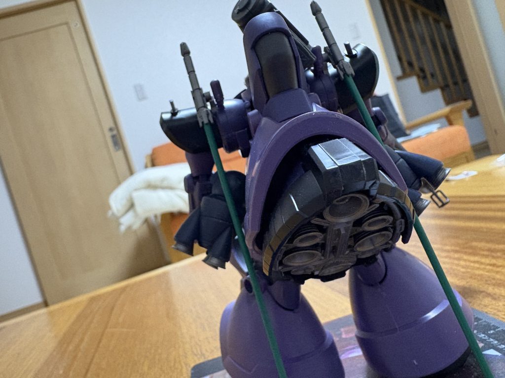 諦め半分棚を見たら「あった！」素早く手に取り物色中の人をかき分けレジへ。