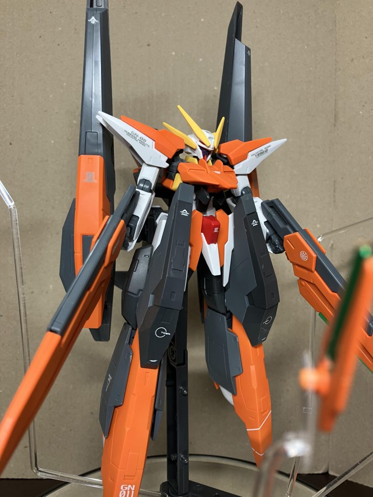 市販のデカールを使っています。オレンジ部分は塗装しましたが、何を使ったか忘れてしまいました。