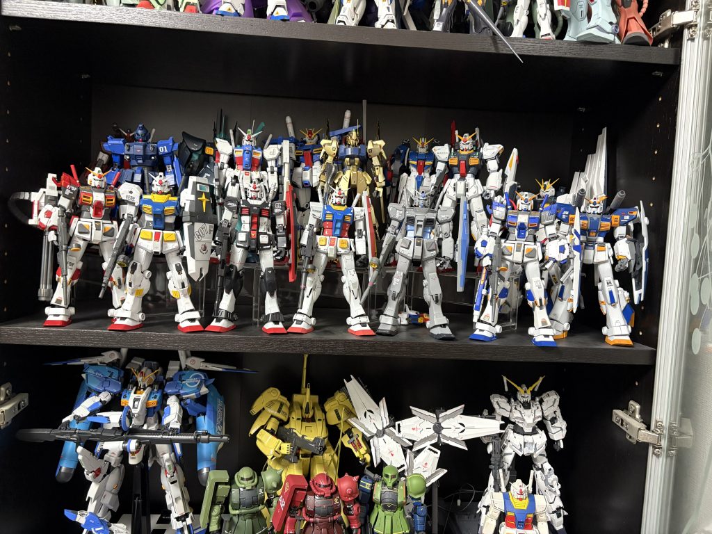 とりあえず突っ込み満員電車の中へ。