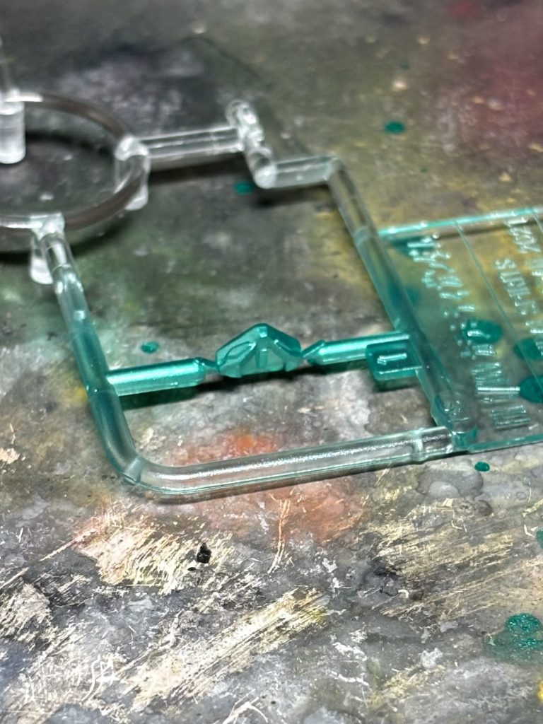 メタルグリーン