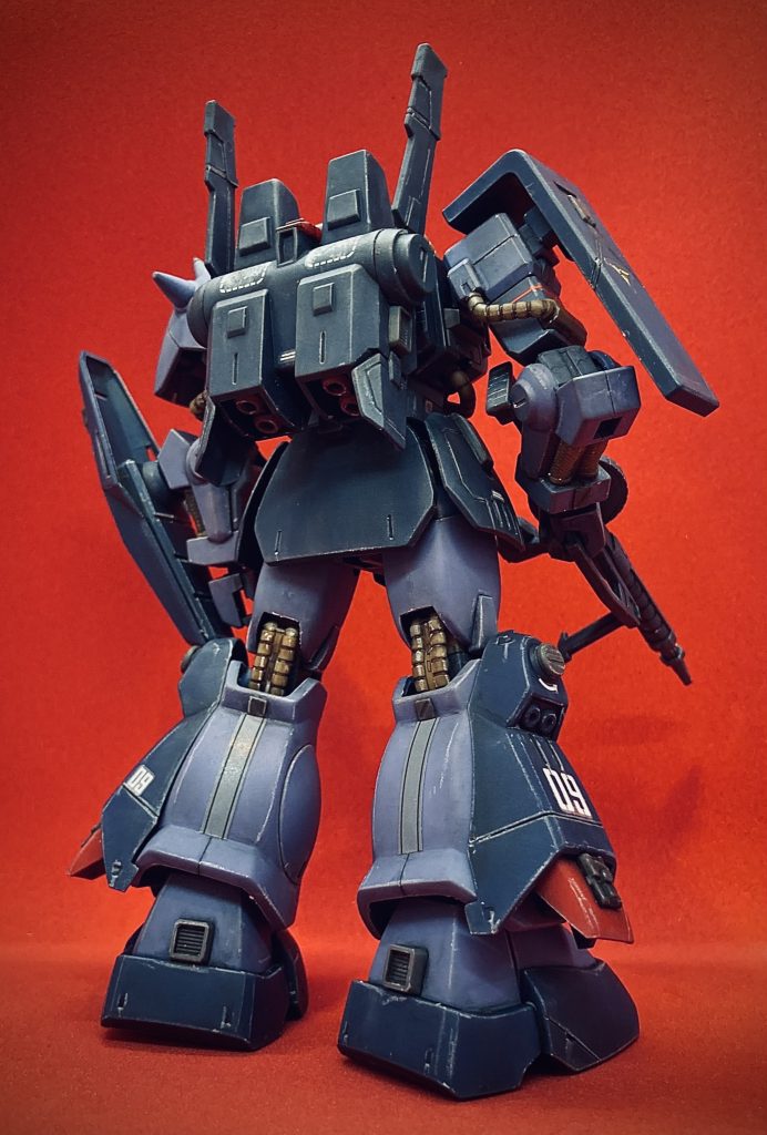 今回のテーマは「大河原邦男大先生風塗装」です。ファースト世代、あのイラストにどれほど心踊らされたかっ!少しでも再現したくチャレンジしてみました。