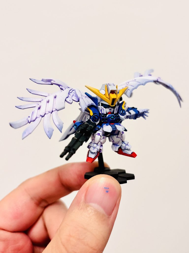 ベースのグレーとして青を使い、徐々に白を加えました。