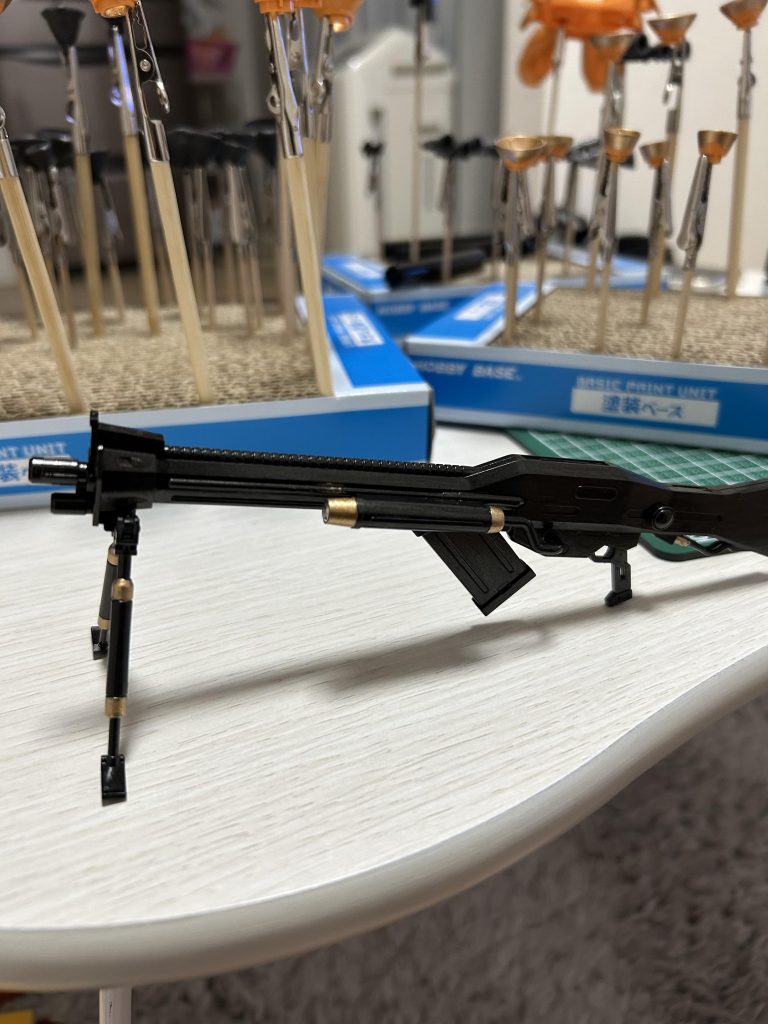 ライフルも少し塗り分けしてみました