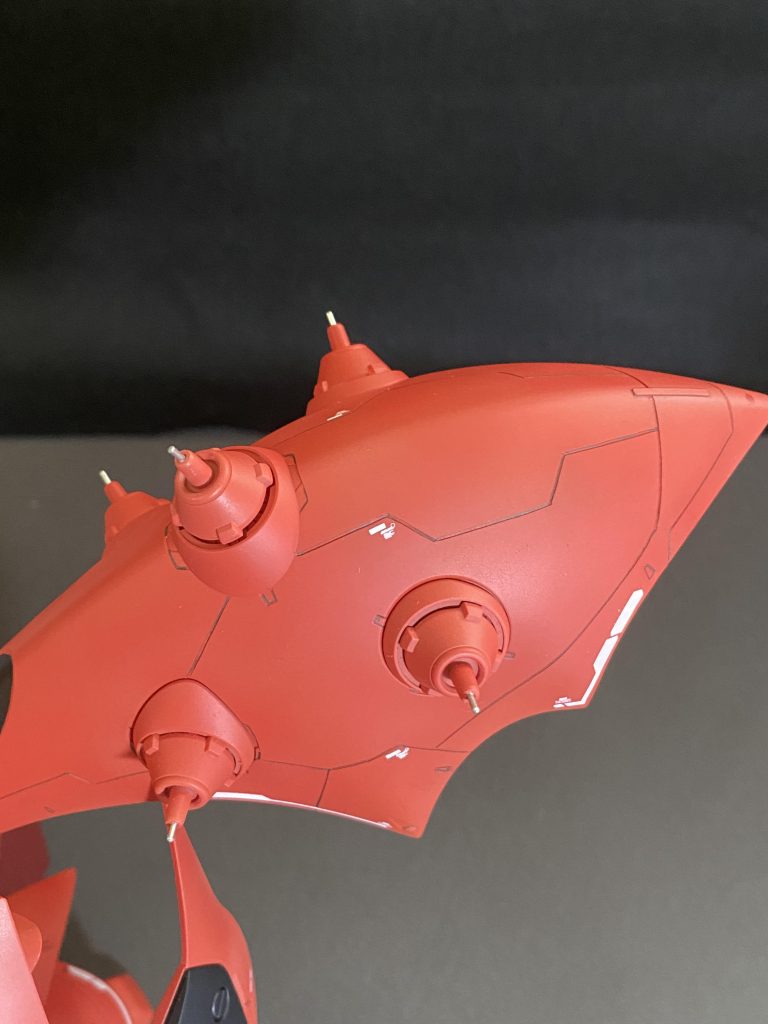 ファンネルにはプラ棒でメタルピン風に作成して取り付けてみました。