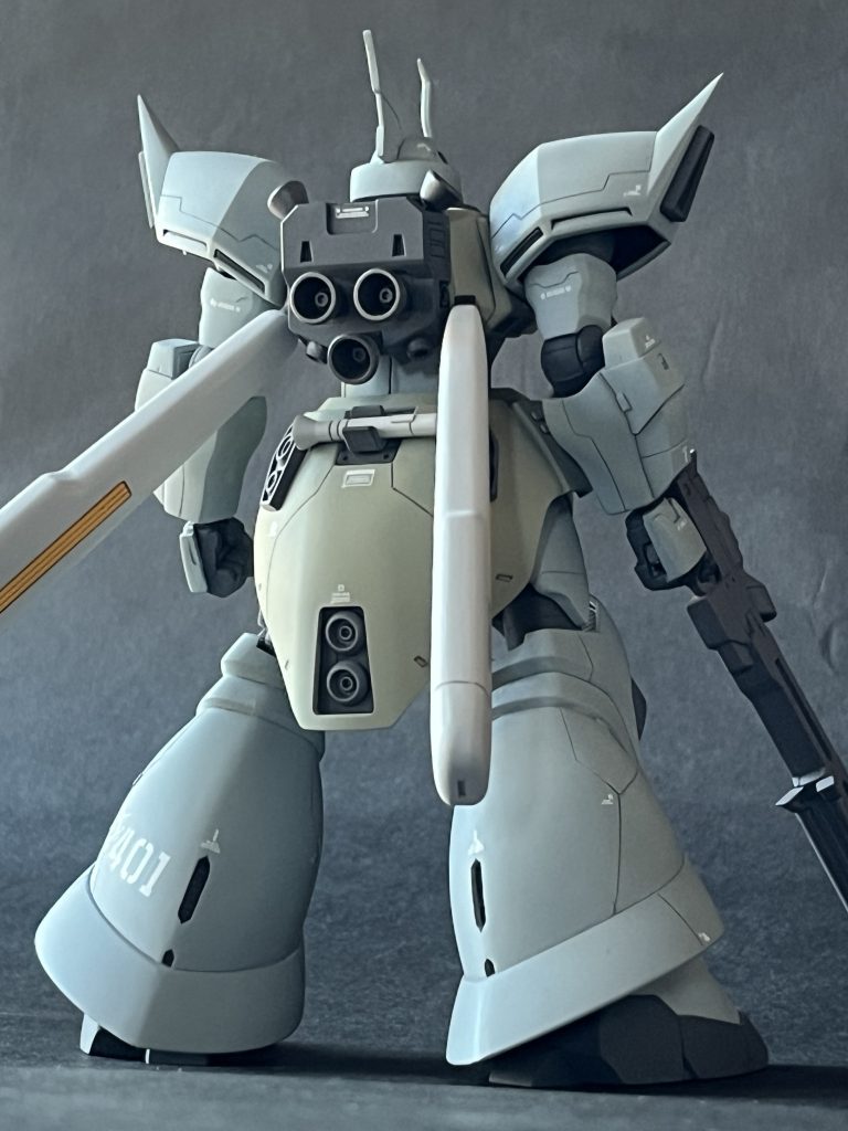 たまには殴り合いしたいときもあるかと思い、腰にビームサーベルをつけました。