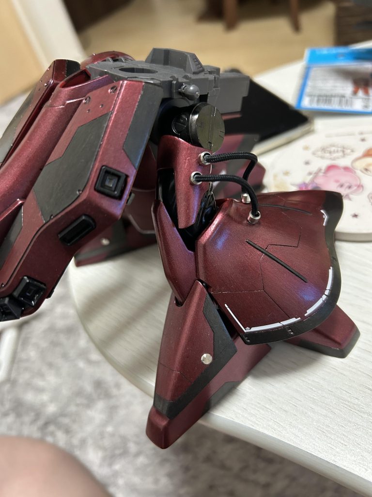 今回は動力パイプも付けてみました。多分この巨体を動かすとしたら内部フレームの作りだけってよりは出力あげるために追加でディテールつけた方がかっこいいかなと思いました。