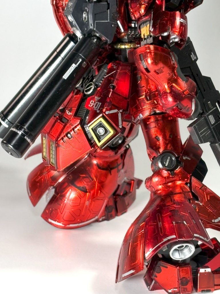 リアアーマーのバーニアはモールドが浅いのでコトブキヤのパーツに置き換え