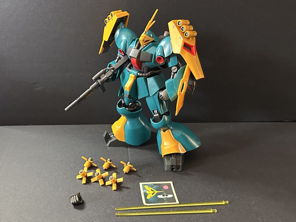 作りもしっかりしていて、大きさも迫力があり、アーマー裏にもディテールがあるなど、すごく良いキットでした。それだけに、瞬着先生で補修した前腕パーツが悔やまれます。(部品注文も在庫切れ、フリマでもプレ値😓)