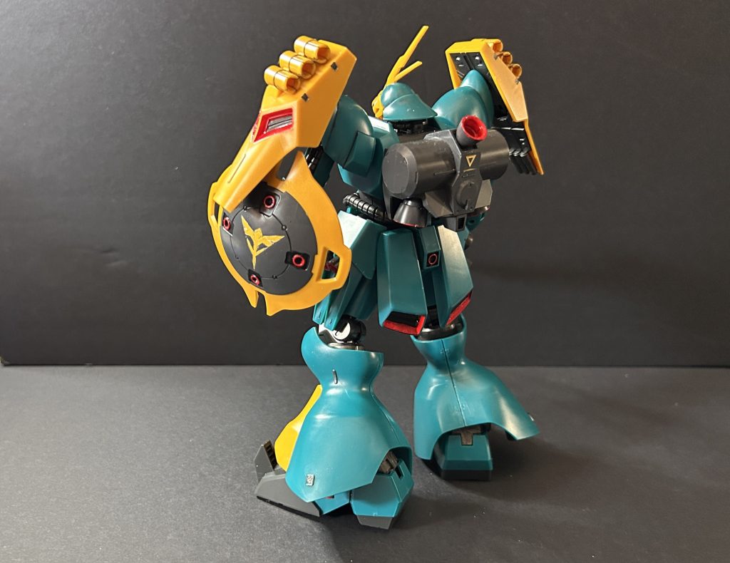 ヤクト・ドーガ(ギュネイ専用機)–5枚目/制作者：ペーぺーモデラー