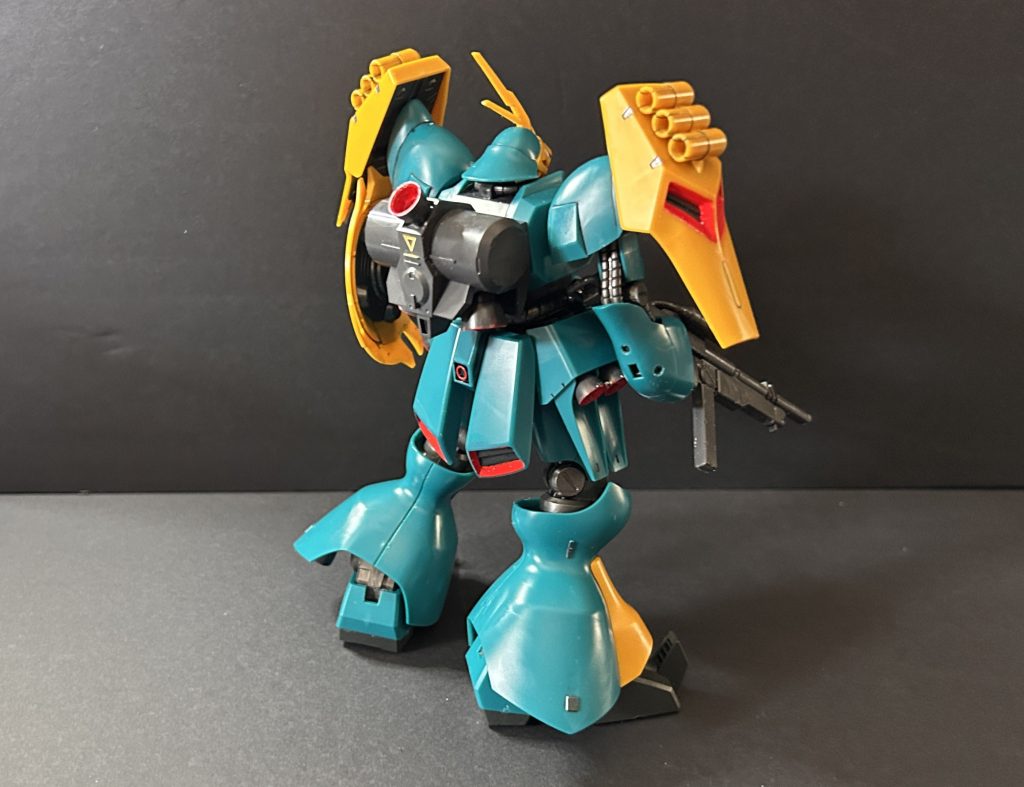 ヤクト・ドーガ(ギュネイ専用機)–2枚目/制作者：ペーぺーモデラー