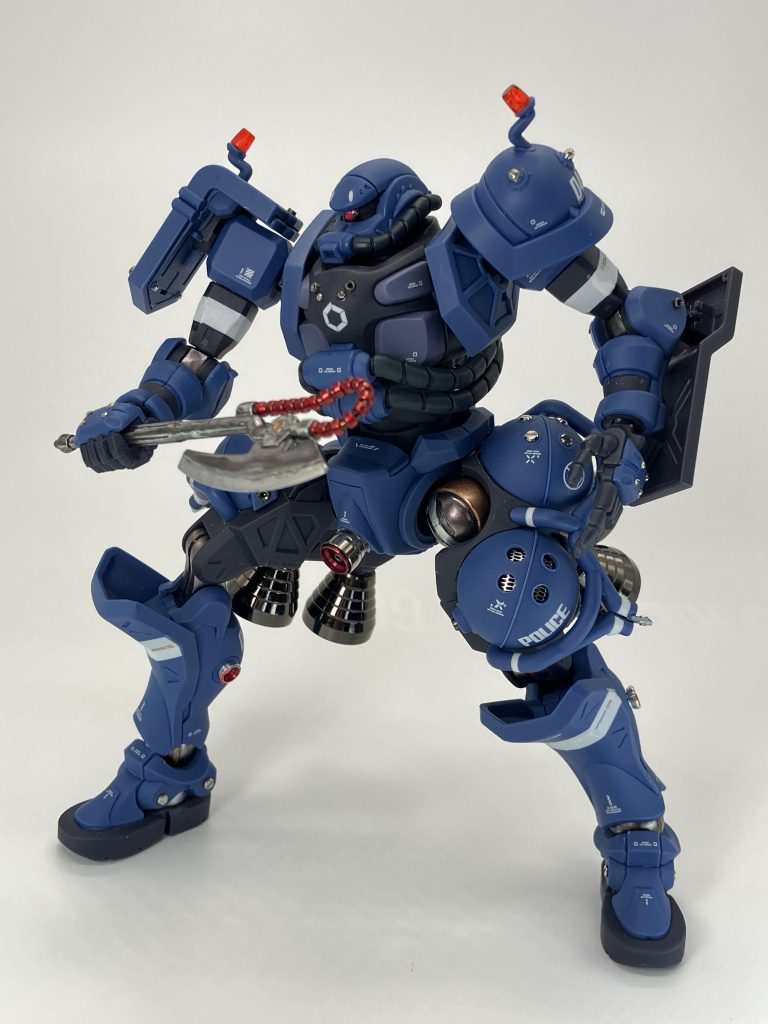 アックスを装備、パイプはロイヤルメタレッドに軽くスミ入れ、全体はヘビーガンメタリックです🥳 もっと暗いイメージなんですが😏