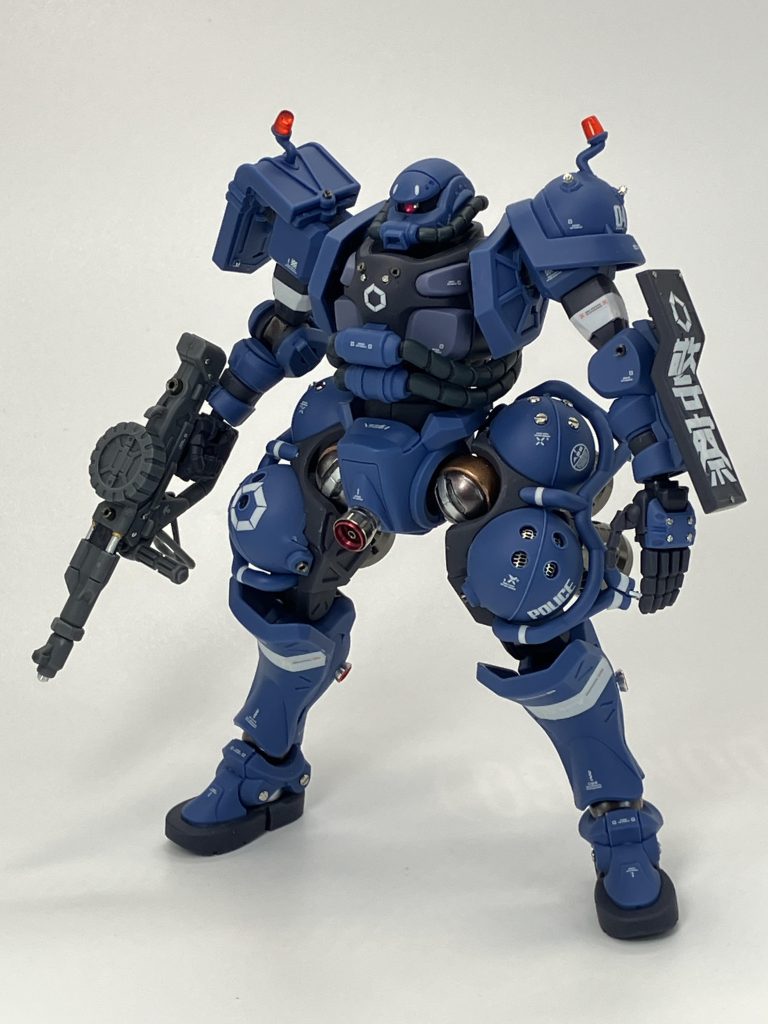 各関節フレームはメタリックマーカーで塗装、思ったよりも主張強め😅前後のバーニアはメタルバーニアに換装😋