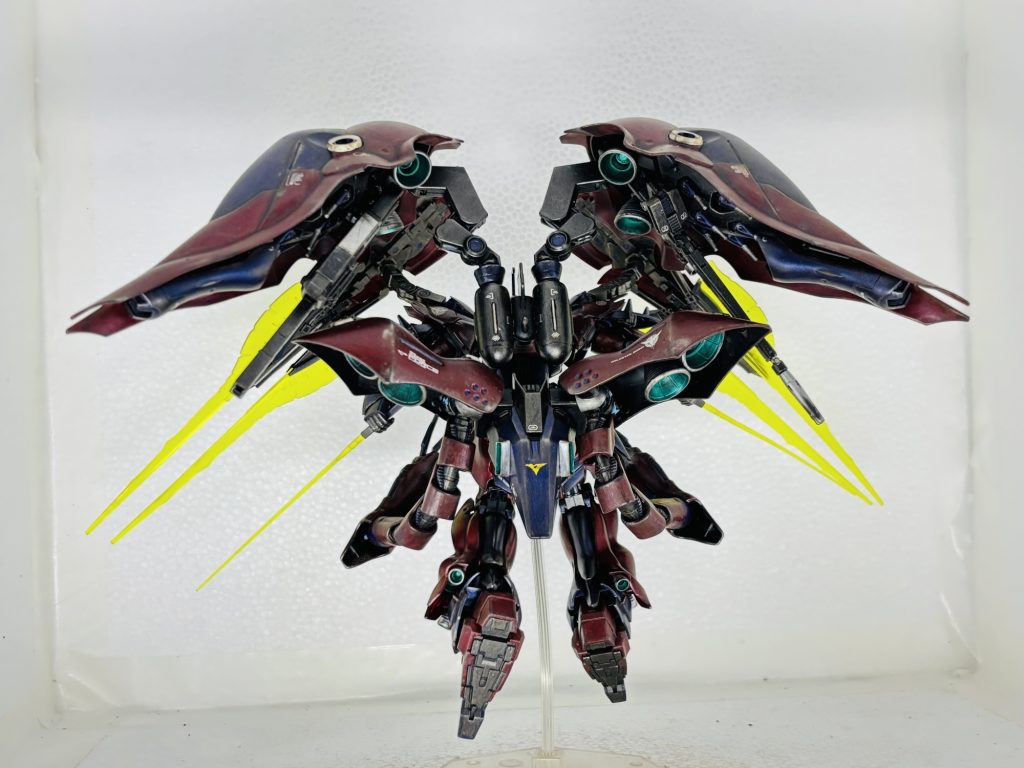 ハイゴックアームは別の武装と換装可能。あらゆる作戦に応じた万能機となる。