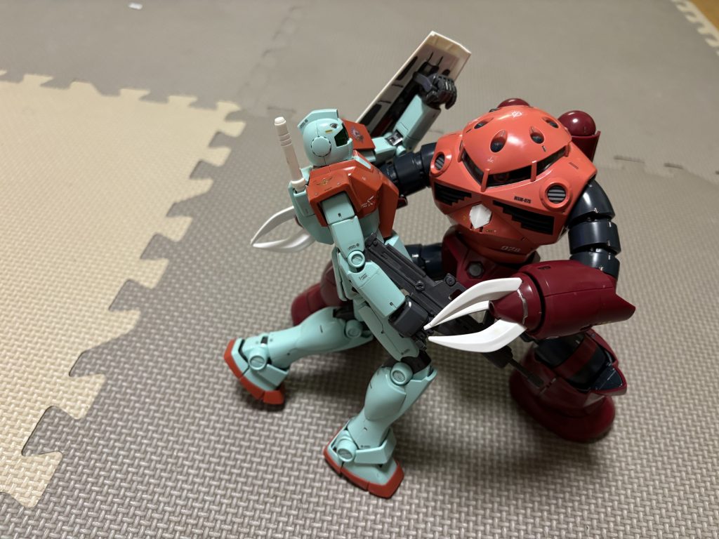 最後も定番ポーズごめんねジムスプレーガンではない仕様にしといて結局この役を任せてしまって 