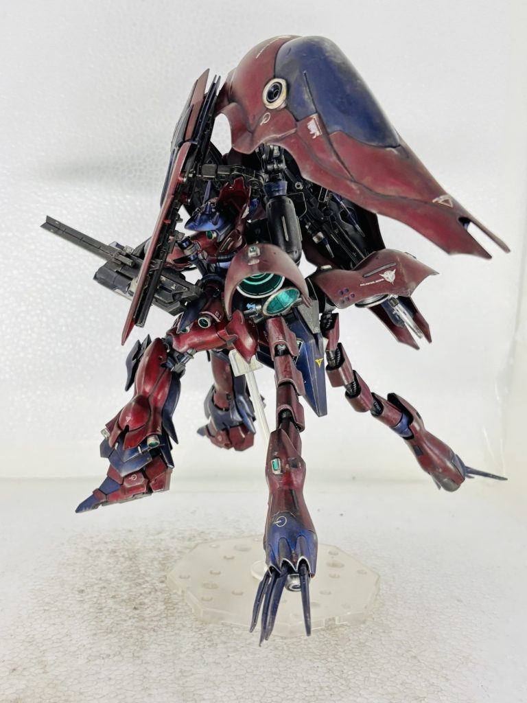 レールガン構え。中距離攻撃、対Iフィールド兵器。