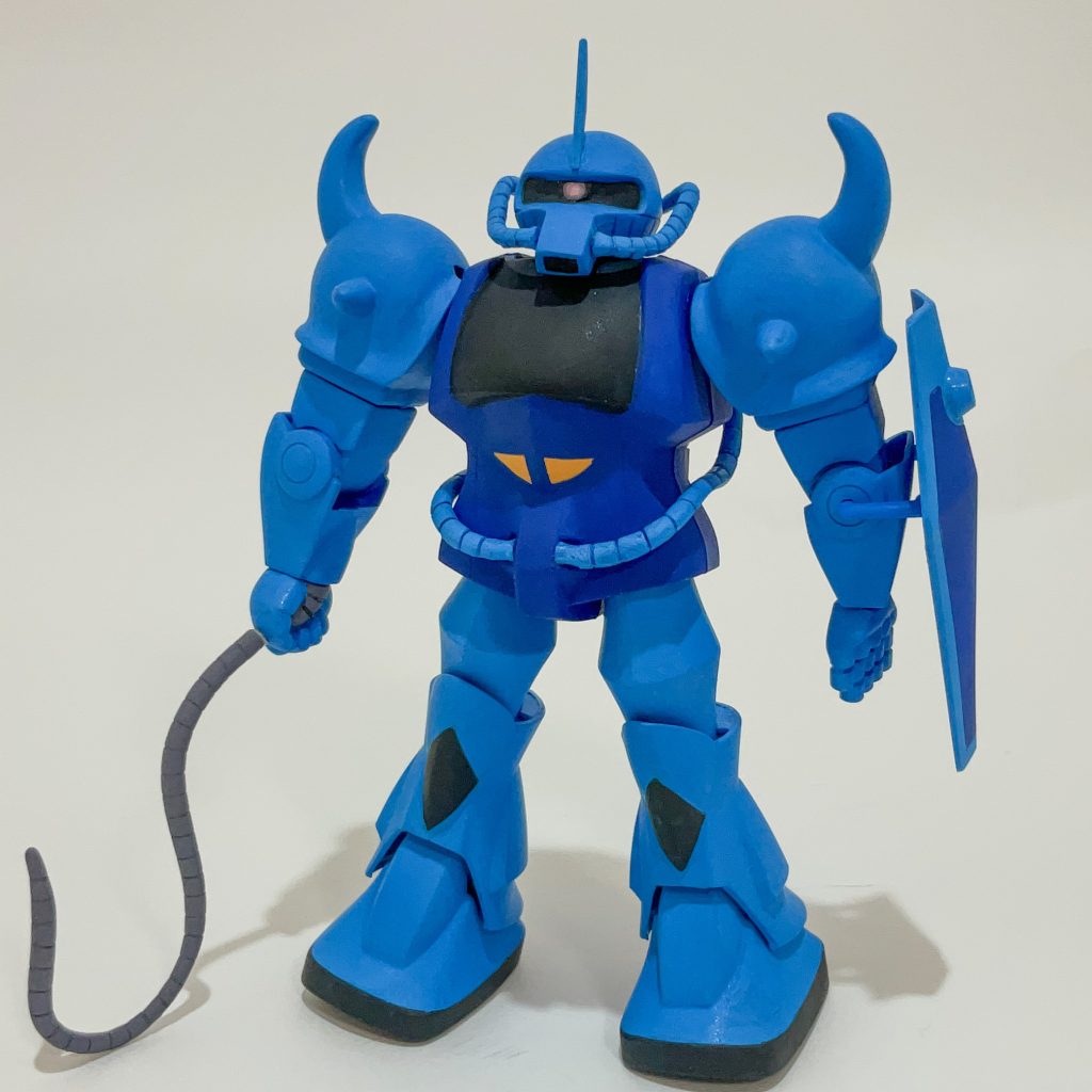 水性ホビーカラーで筆塗り全塗装のあとツヤ消しトップコートを吹いています。説明書の指定色どおり本体の青はスカイブルー、濃い青はインディーブルーで塗りました。うん、実直ですね！